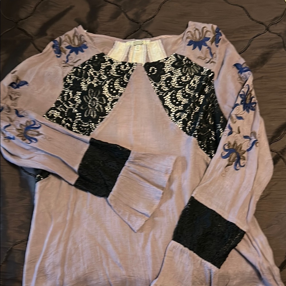 Elegant Lace Accent Women's Top
